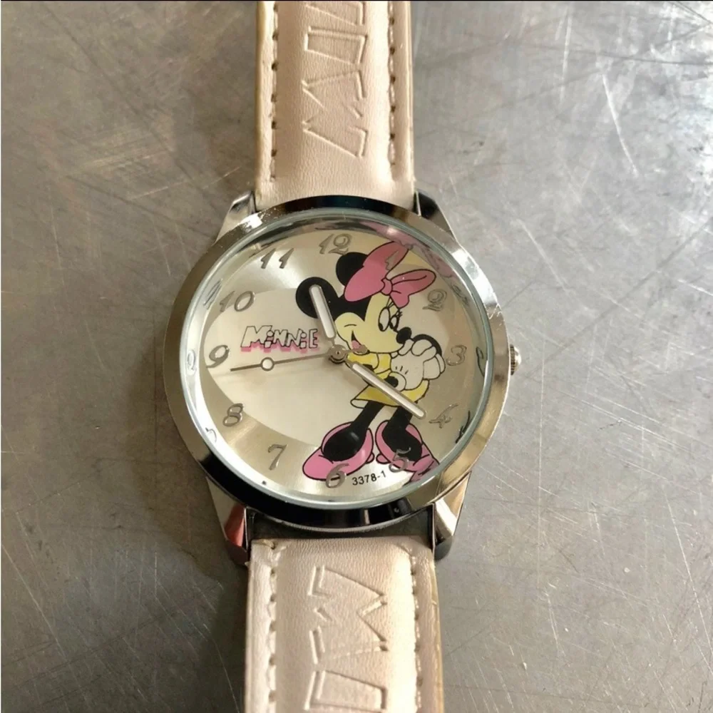 ⭐️Minnie Mouse⭐️ Watch - Picture 2 of 7